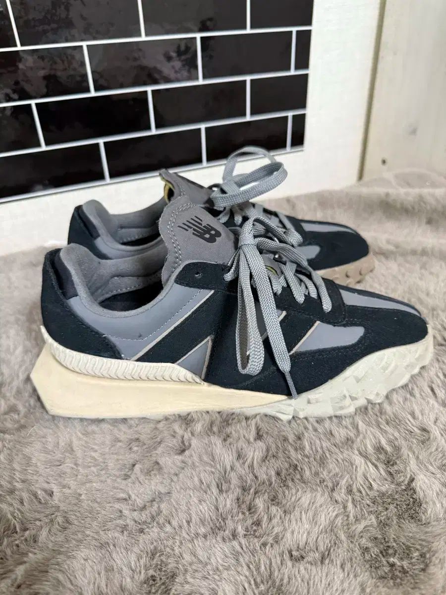 ニューバランス スニーカー ブラック グレー