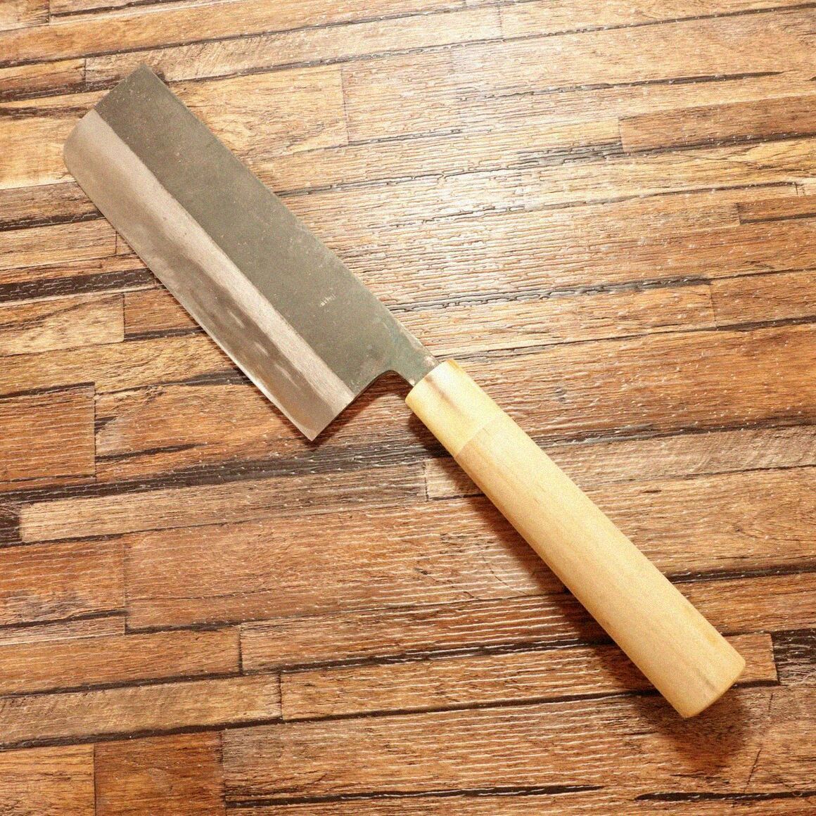 有次 菜切包丁 研ぎ済 白水牛柄 黒打ち 両刃 菜切り ブランドシール付き 165mm