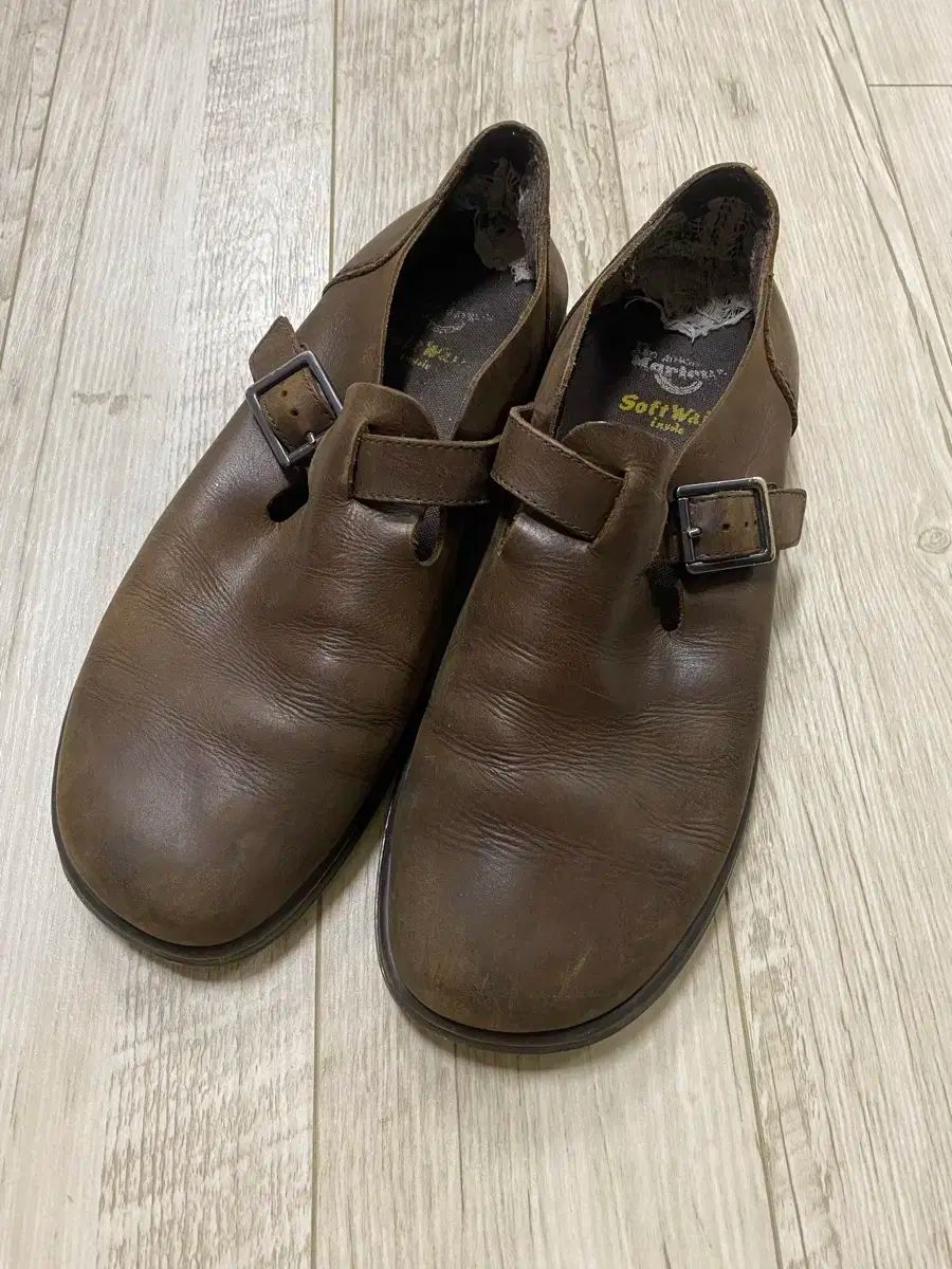 DR. MARTENS ドクターマーチン パトリシア ブラウン 270