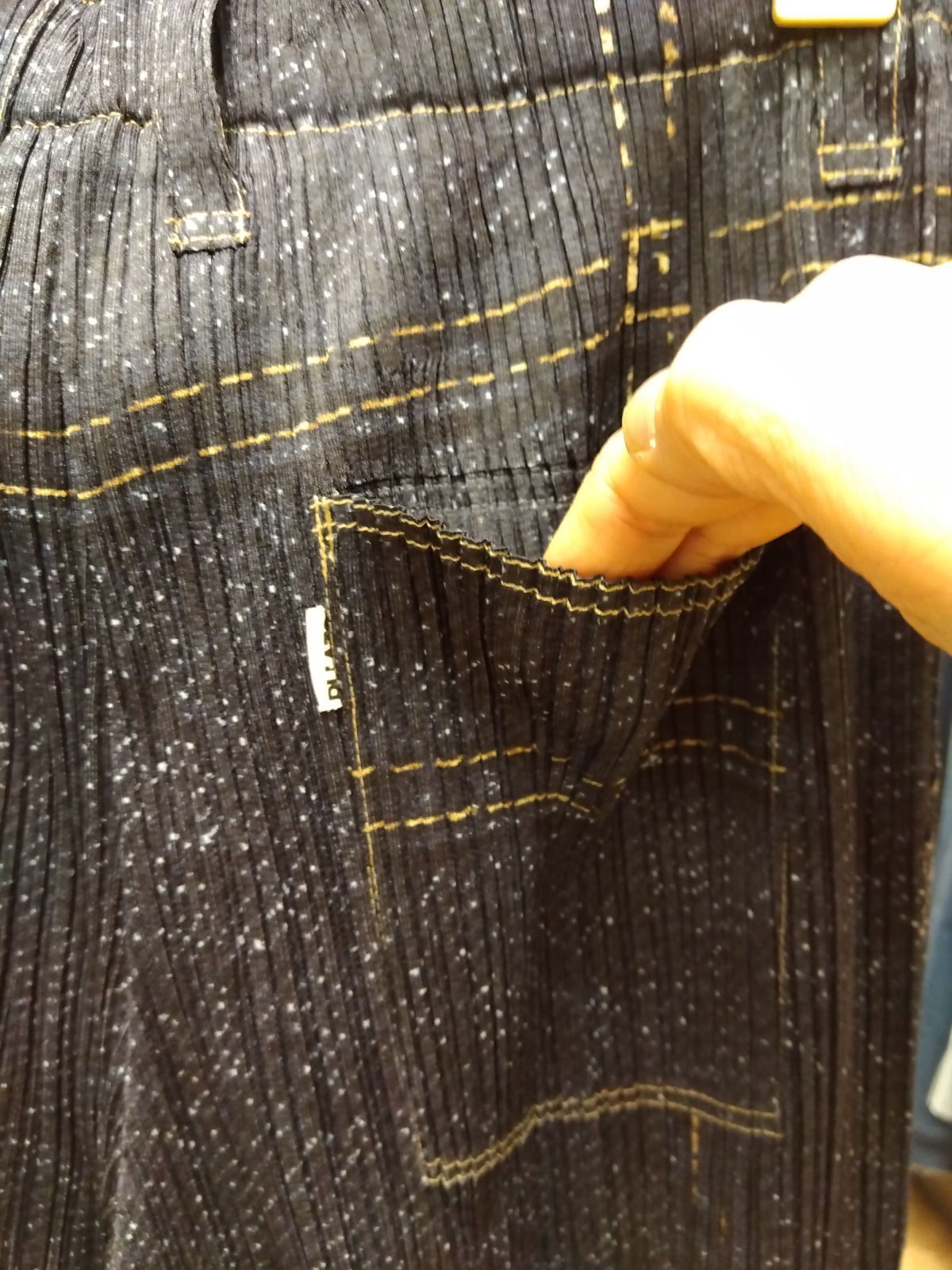 M4 プリーツプリーズ