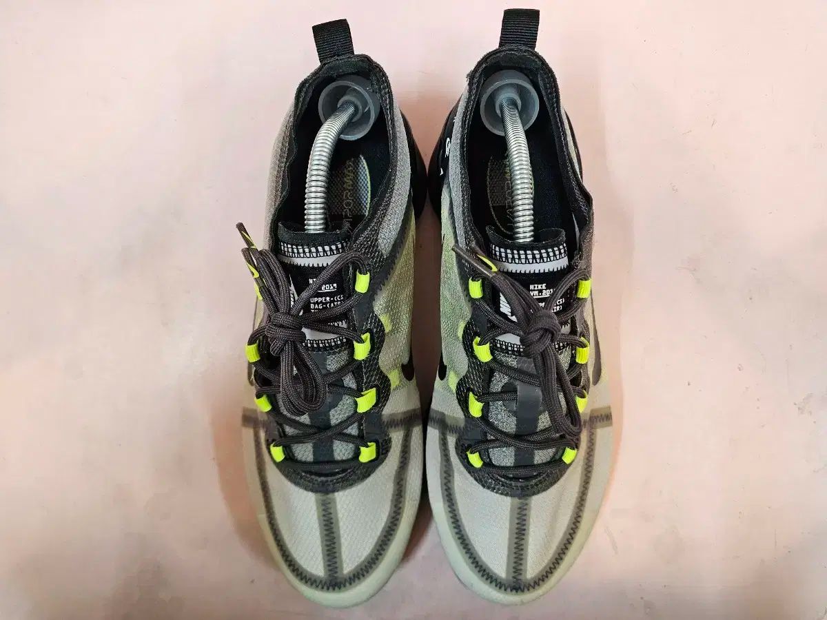 ランニングシューズ