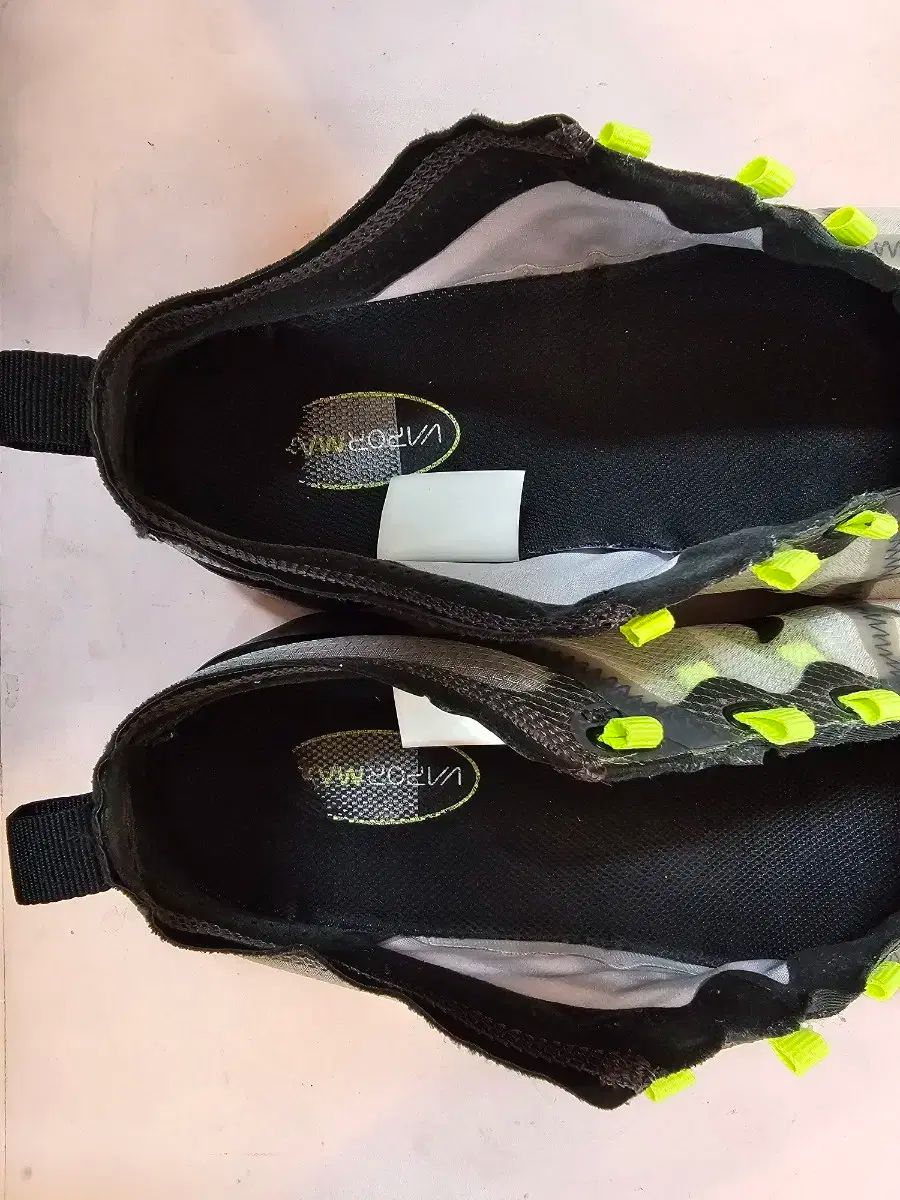 ランニングシューズ