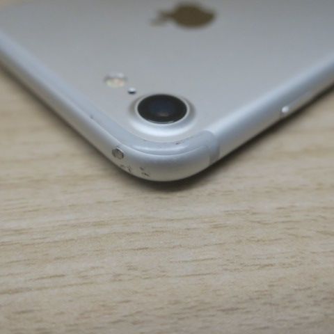 Apple iPhone7 MNCF2J/A 32GB SIMロックなし SIMフリー ジャンク扱い