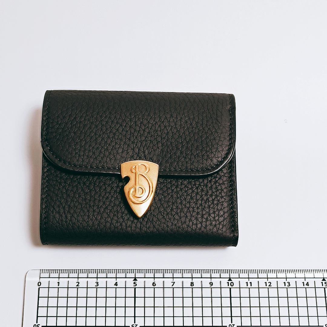 BURBERRY[バーバリー] 三つ折り財布 Black 未使用 メルカリ限定 BURBERRY[バーバリー] 三つ折り財布 Black 未使用 メルカリ限定 - メルカリ