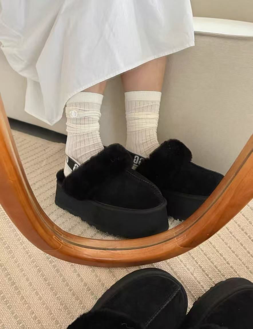  UGG Funkette ファンケット 厚底 サンダル ブラック その他 靴