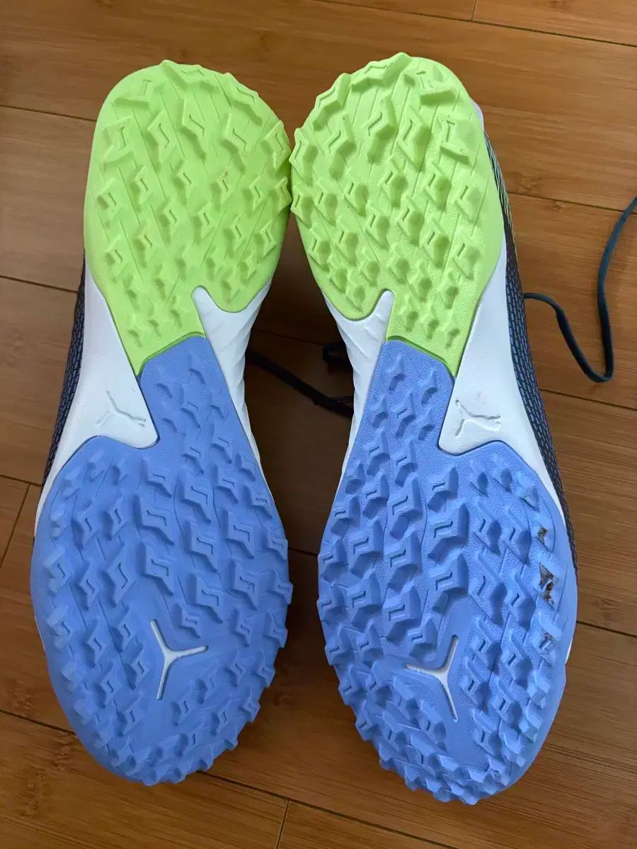 PUMA サッカーシューズ 265