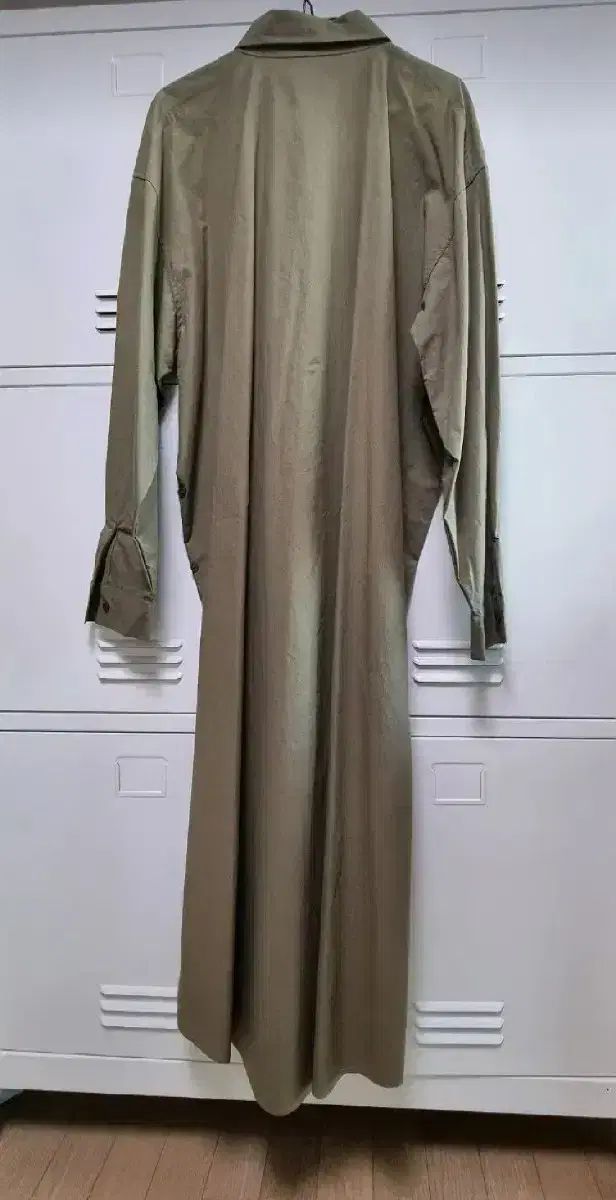 ディント シャツ