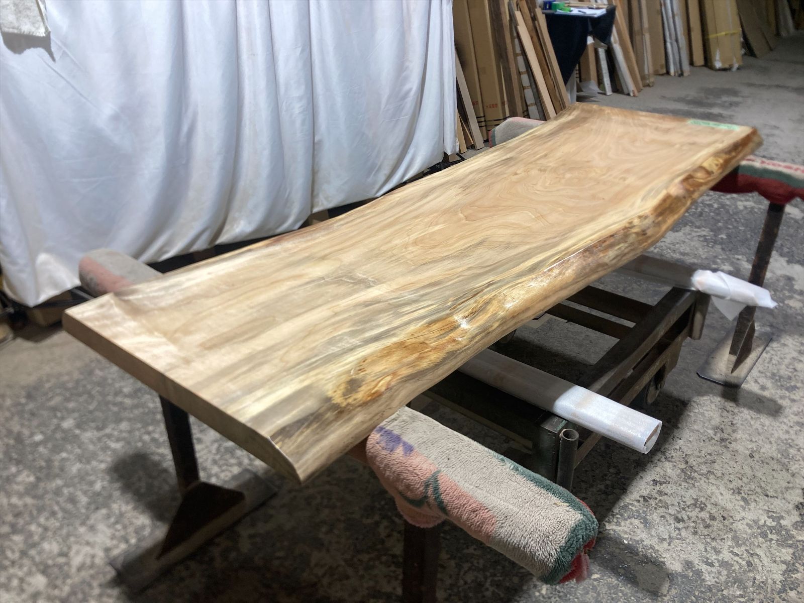 クス9307 楠 一枚板無垢材 1980x620-510x49mm ダイニングテーブル ローテーブル センターテーブル 天板 樟 くすのき