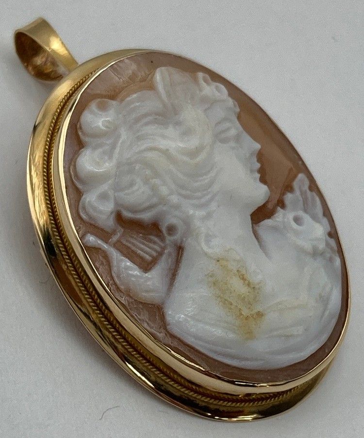 K18 カメオ ブローチ/ペンダントトップ 女性 横顔 中古 D4 - メルカリ