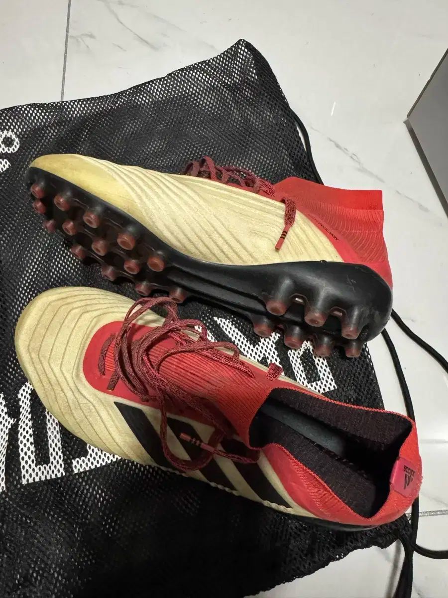 アディダス プレデター サッカーシューズ レッド ブラック ag 250