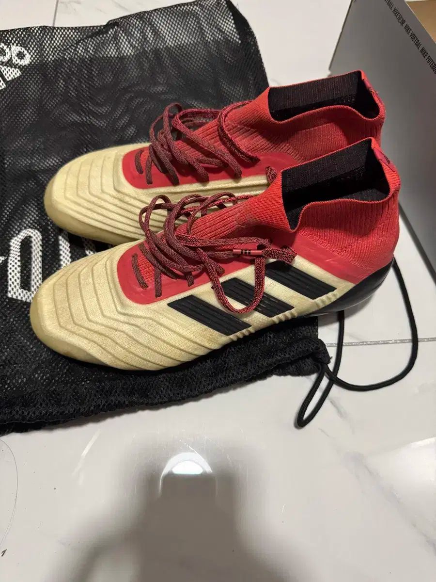 アディダス プレデター サッカーシューズ レッド ブラック ag 250