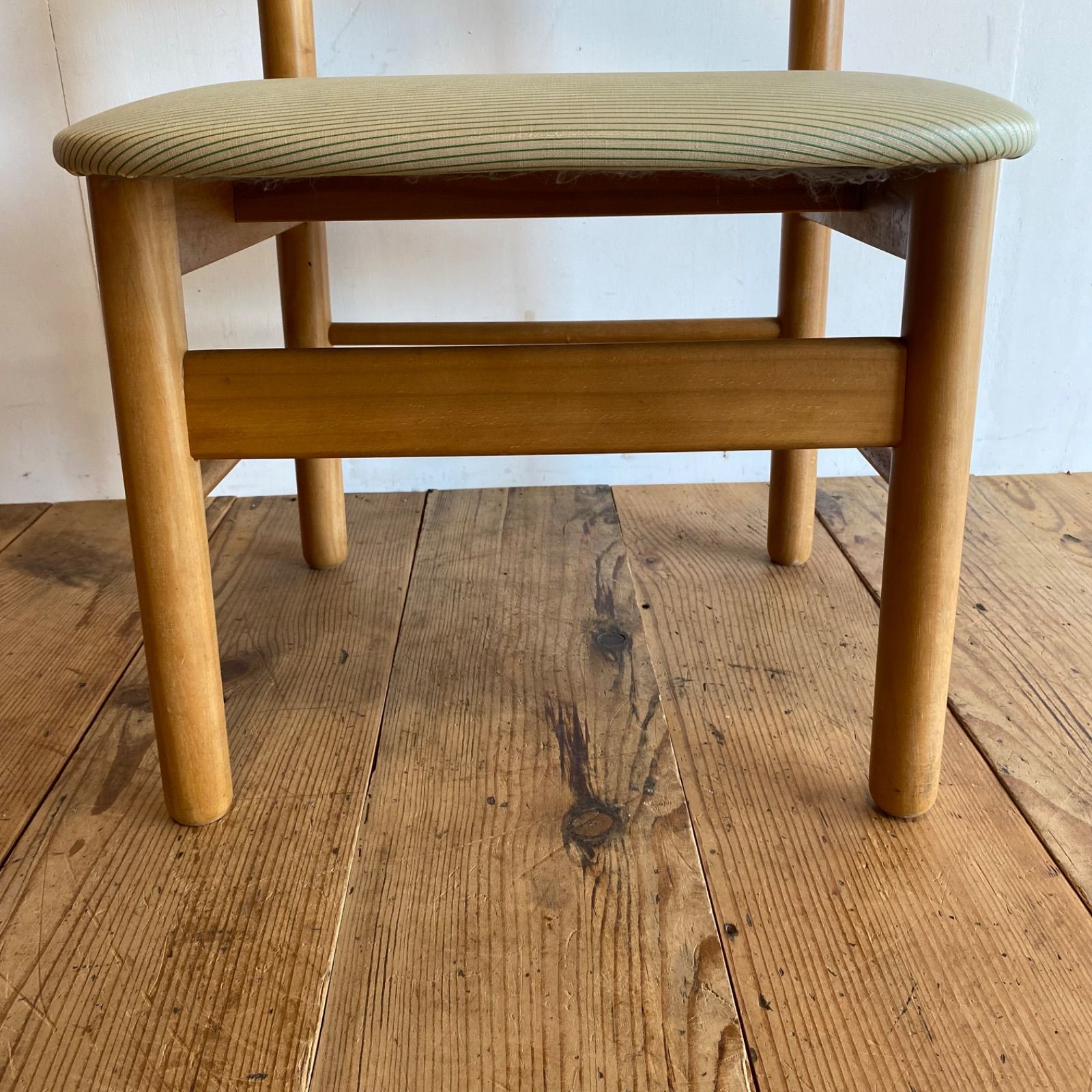 オールド カリモク ダイニングチェア レトロ y153 オールド カリモク ダイニングチェア レトロ y153 - メルカリ