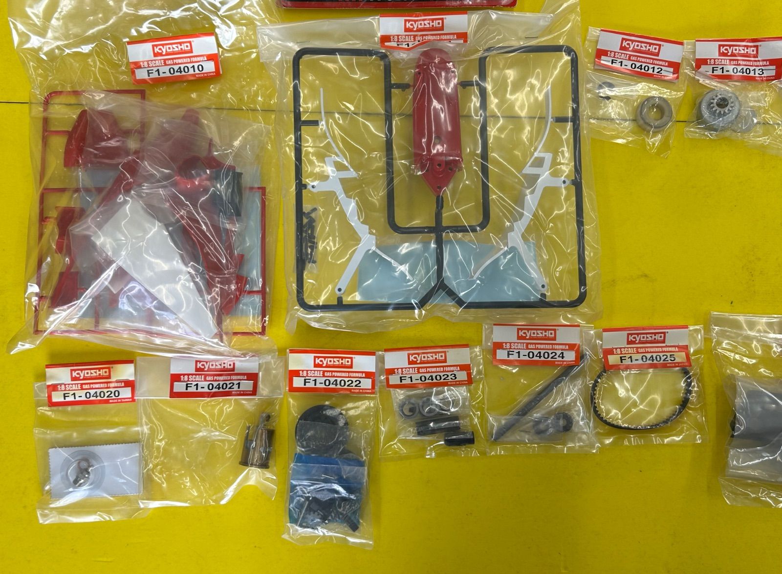 デアゴスティーニ F2004 フェラーリ エンジンカー（未使用品 部品取り