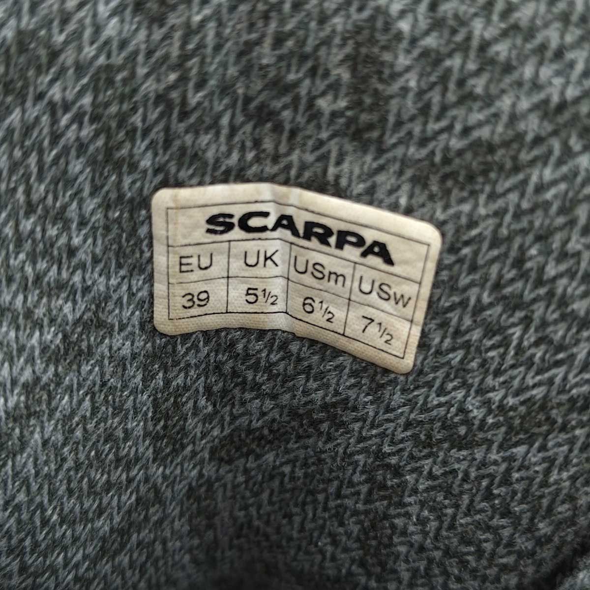 トレッキングシューズ 登山靴