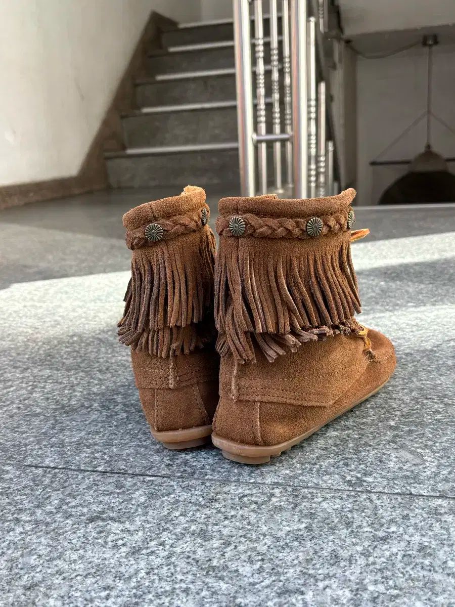 ミネトンカ スウェード フリンジ ブーツ キャメル