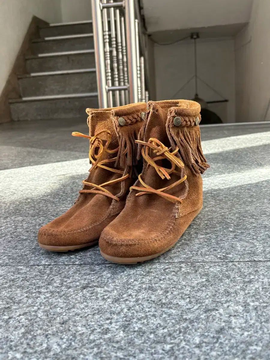 ミネトンカ スウェード フリンジ ブーツ キャメル その他 ブーツ