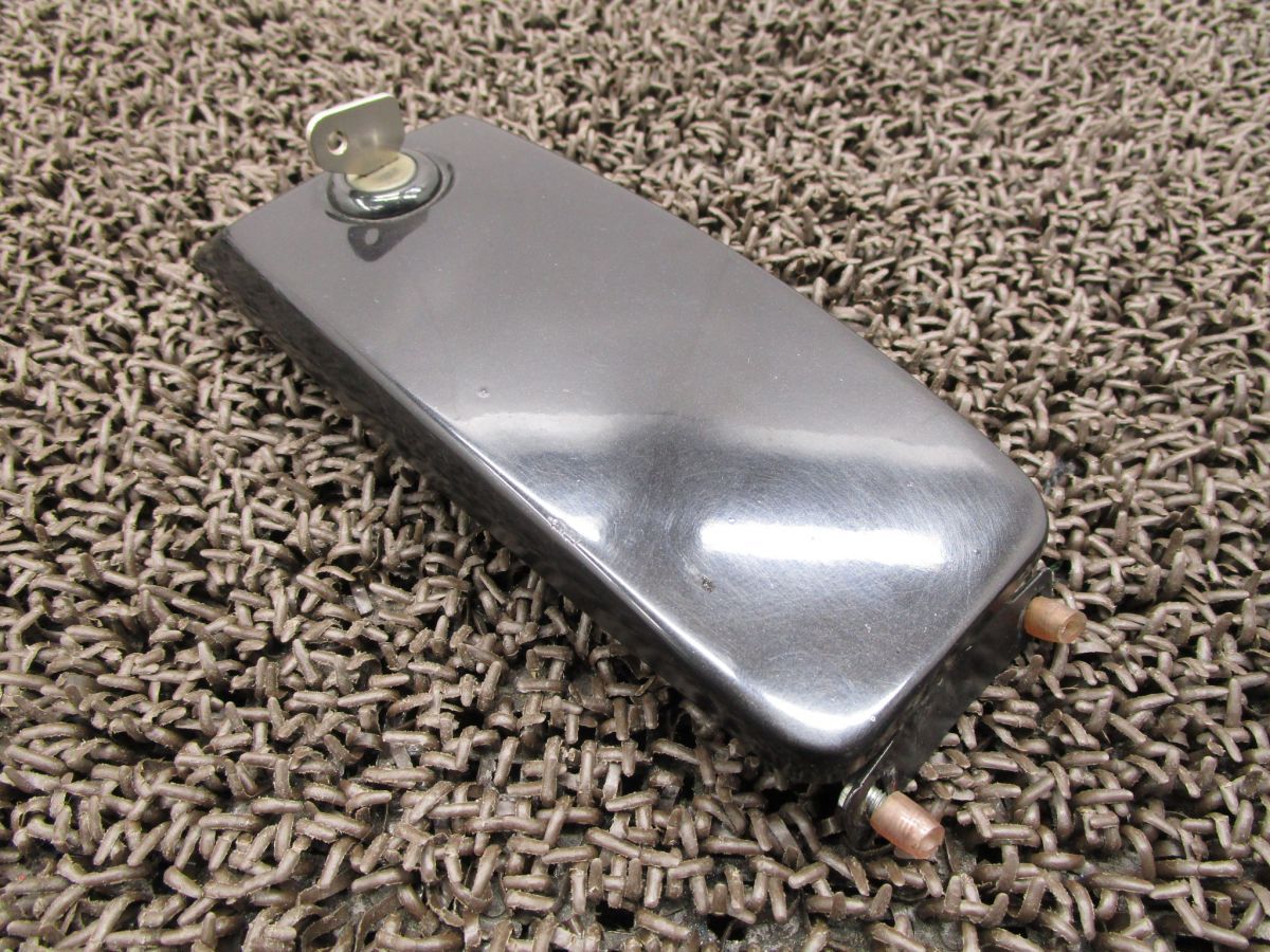 モトグッチ ルマン850 タンクキャップカバー A7504 VF VF MOTO GUZZI LE MANS Ⅲ キャブ車