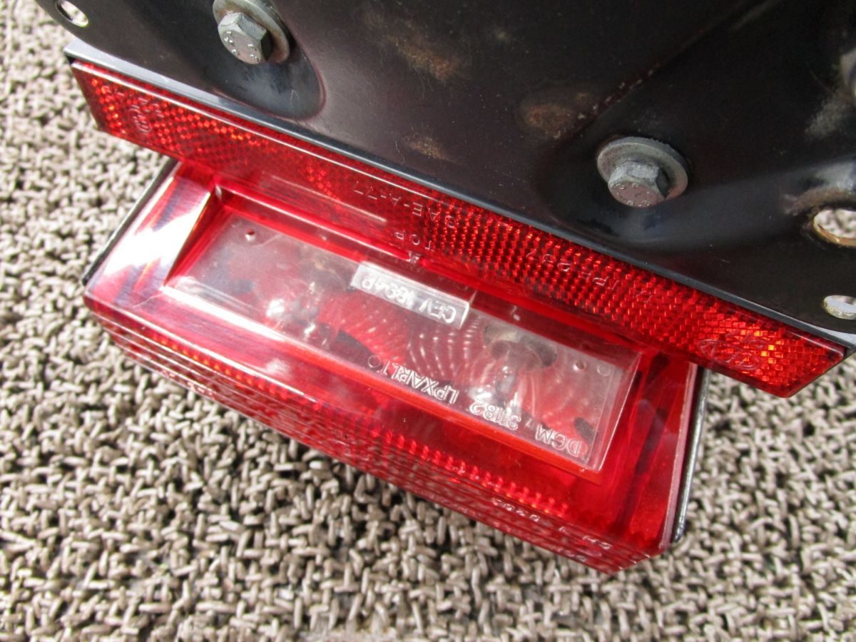 テールランプ A7564