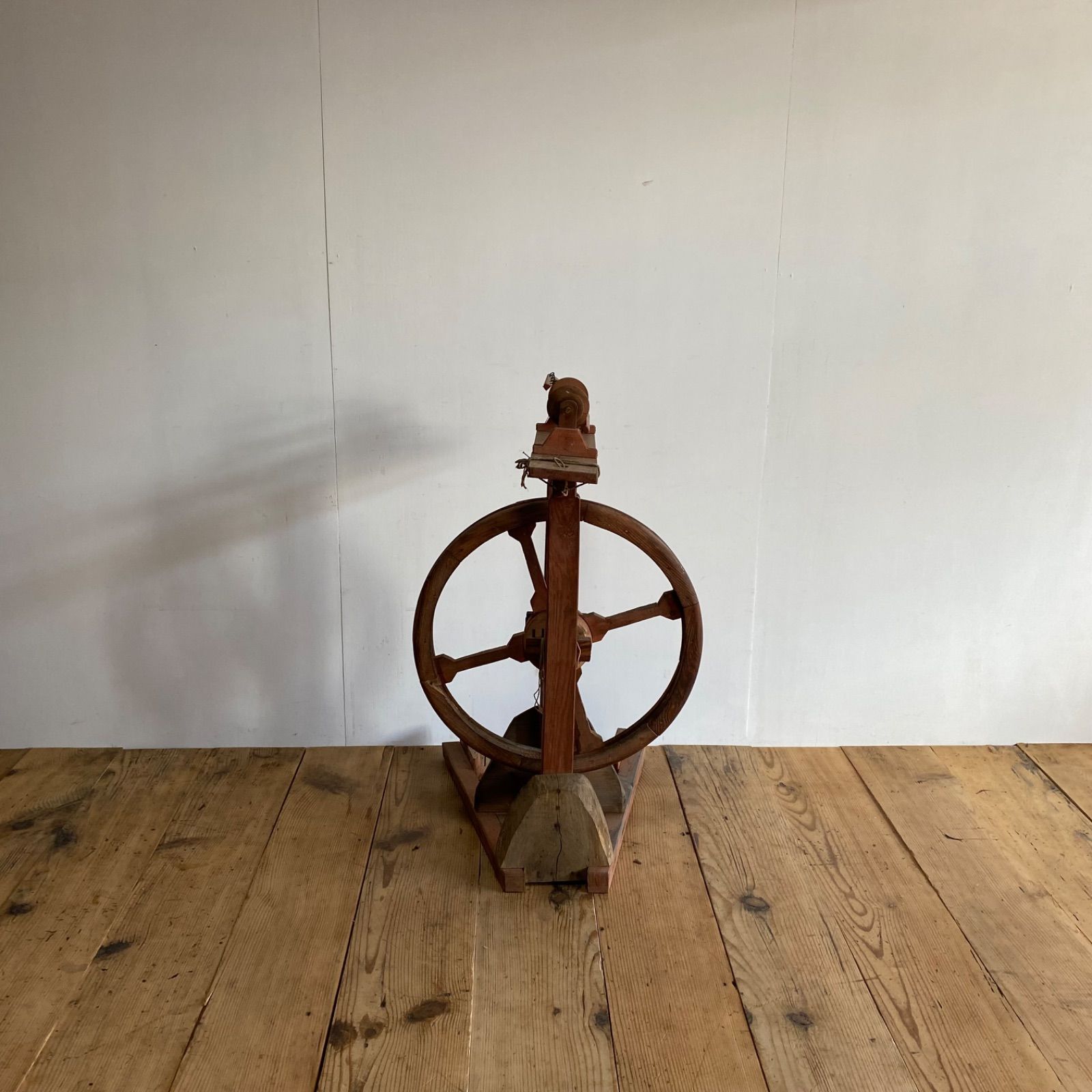 アンティーク 木製 糸車 古道具 y94 アンティーク 木製 糸車 古道具 y94 - メルカリ