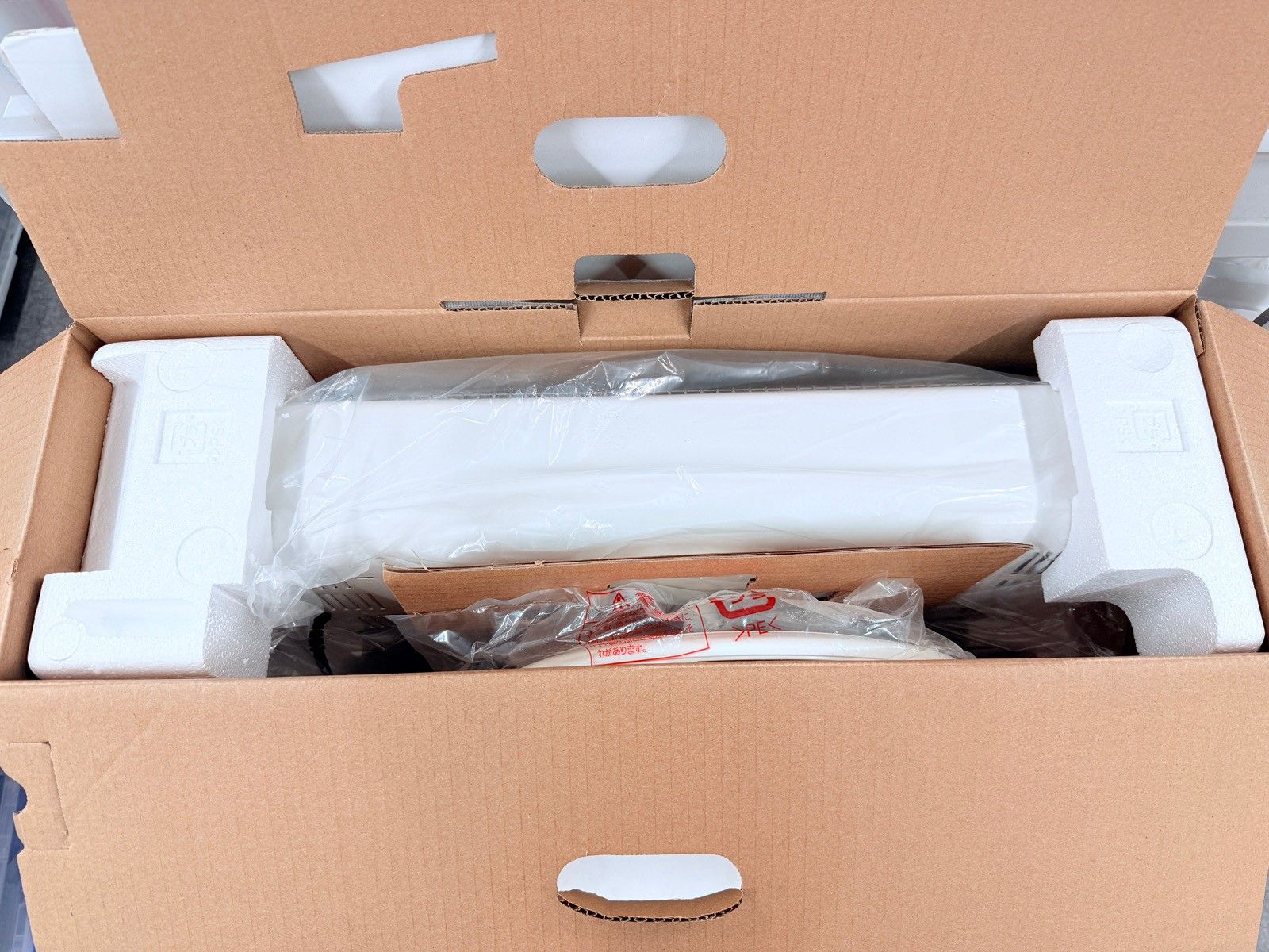 CH06 D Aladdin アラジン 遠赤グラファイトヒーター AEH-G100C-W ホワイト 電気ストーブ