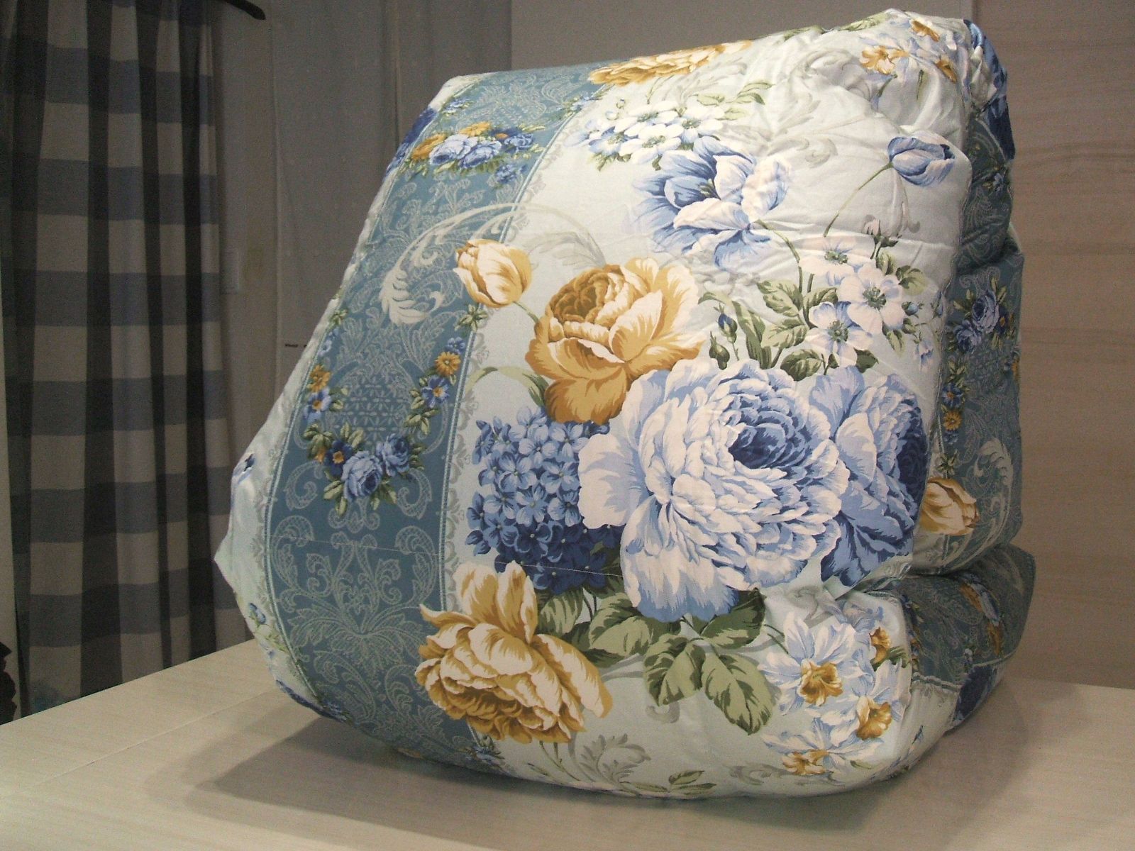 品 価格 五つ星 ロイヤルラベル フランス産ビックホワイトダウン93% 増量1 3キロ 80超長綿100% 羽毛布団 シングル ブルー