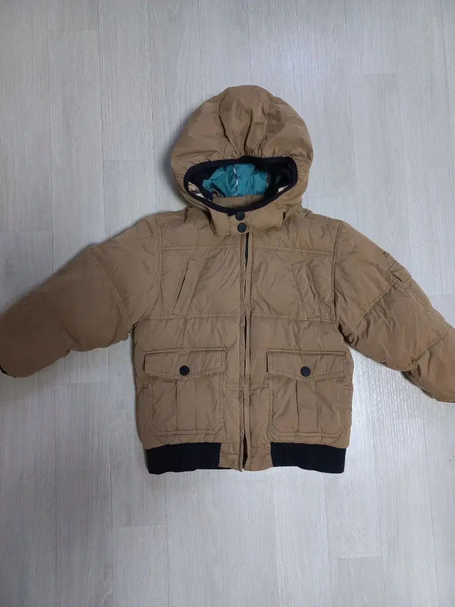 バーバリー キッズ フード ダウン 4 Y