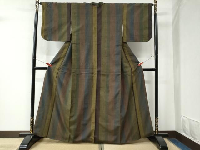 平和屋着物●上質な紬　縞　正絹　逸品　CAAW8702yc 平和屋着物○上質な紬 縞 正絹 逸品 CAAW8702yc - メルカリ