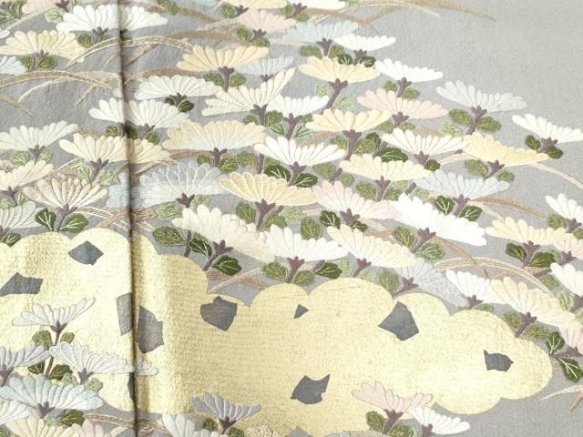 雲取り裏菊文 金彩