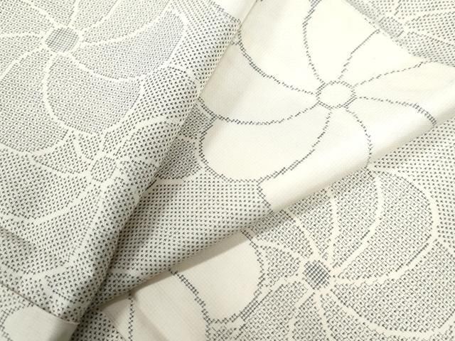 平和屋着物●本場大島紬　白大島　9マルキ　160亀甲　ねじ菊　正絹　逸品　未使用　CAAZ2884yc 平和屋着物○本場大島紬 白大島 9マルキ 160亀甲 ねじ菊 正絹 逸品 未