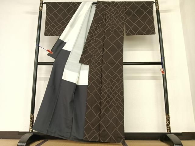 平和屋着物●本場大島紬　泥染め　一元7マルキ　色紙文　正絹　逸品　AABC0011zg 平和屋着物○本場大島紬 泥染め 一元7マルキ 色紙文 正絹 逸品