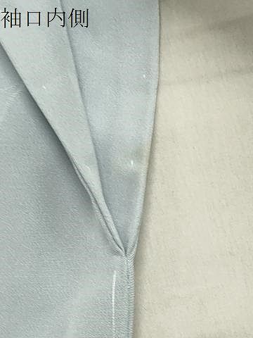 上質な色無地 陶器花地紋