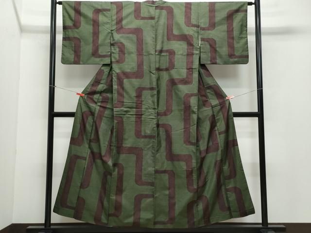 平和屋着物 本場大島紬 7マルキ 吉祥唐草文 正絹 CAAZ1060vf