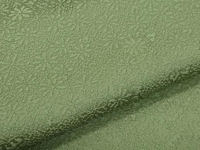 上質な色無地 草花地紋