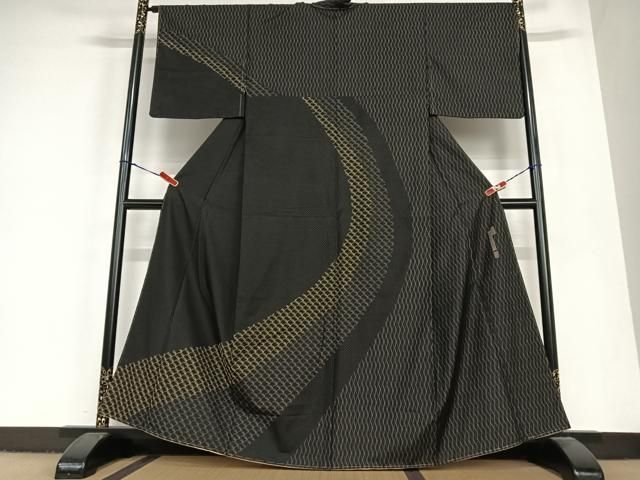 平和屋着物●二代目 川村久太郎　本場染大島紬　訪問着　刺繍　刺し子　青海波　立涌文　黒地　正絹　逸品　未使用　AABC0238zg 平和屋着物○二代目 川村久太郎 本場染大島紬 訪問着 刺繍 刺し子 青海