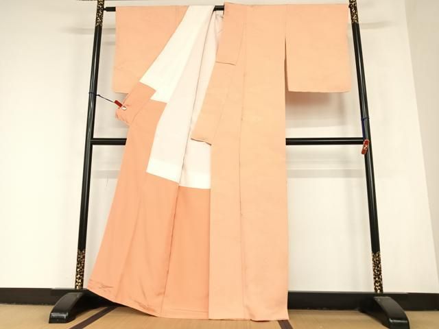 上質な色無地 花菱地紋