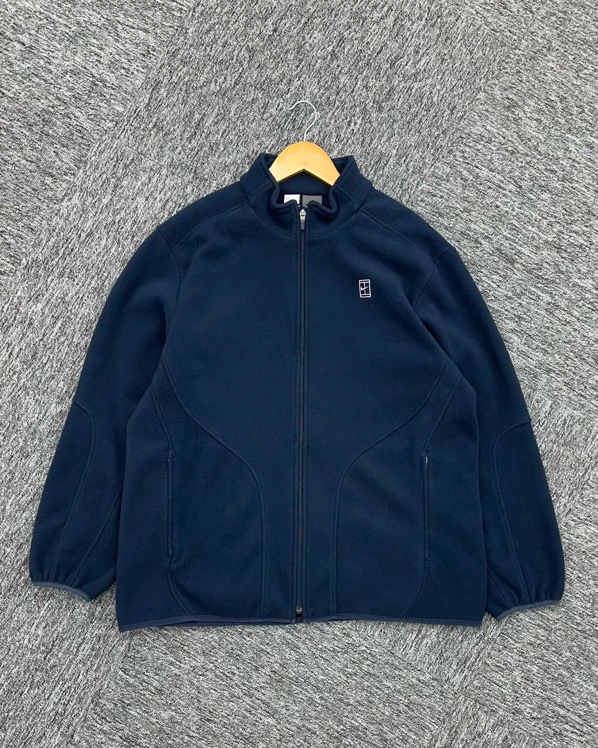 105 00 S ナイキ フリース ジャケット-M1114