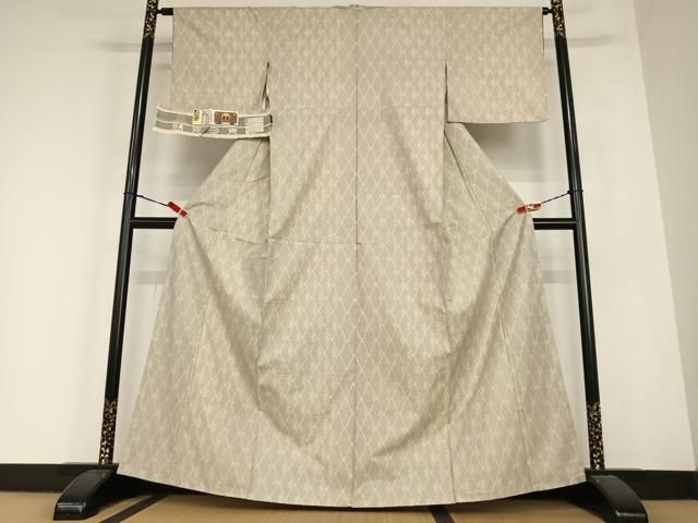 平和屋着物 本場大島紬 手織り 花菱文 山田伸一作 証紙付き 正絹 AABC4833zg