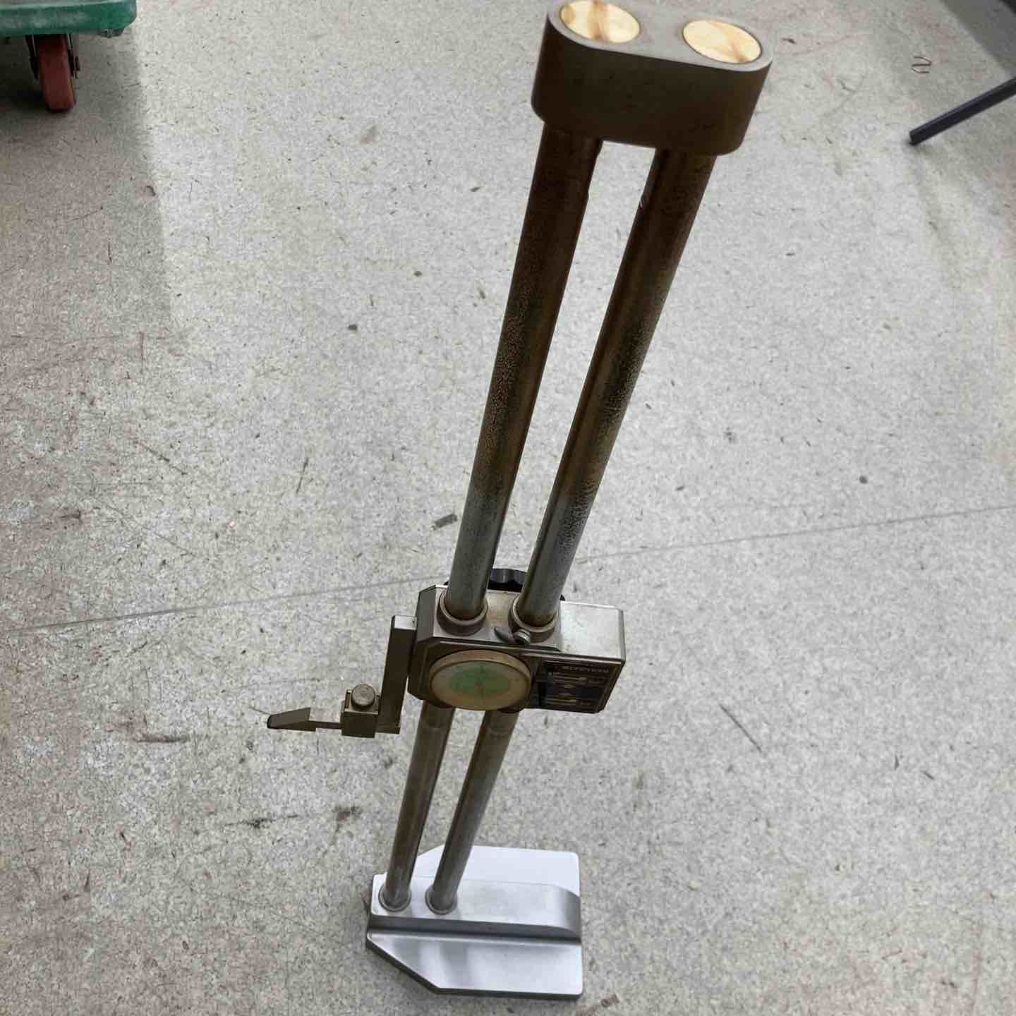 現状品 ミツトヨ mitutoyo ダイヤルハイトゲージ 0.01-600mm No.192-104 全長およそ800mm 動作未 未校正 八潮店