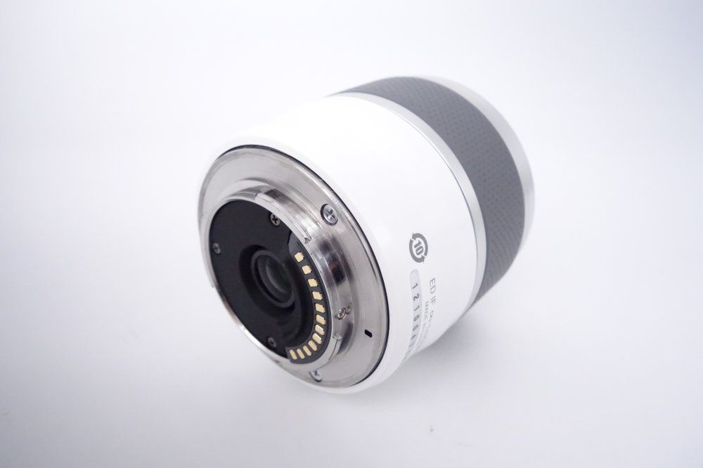 最大35％offセール。 上品 ニコン Nikon 望遠ズームレンズ 1 NIKKOR VR 30-110mm f 3.8-5.6 ホワイト D10110A 【大歓迎】