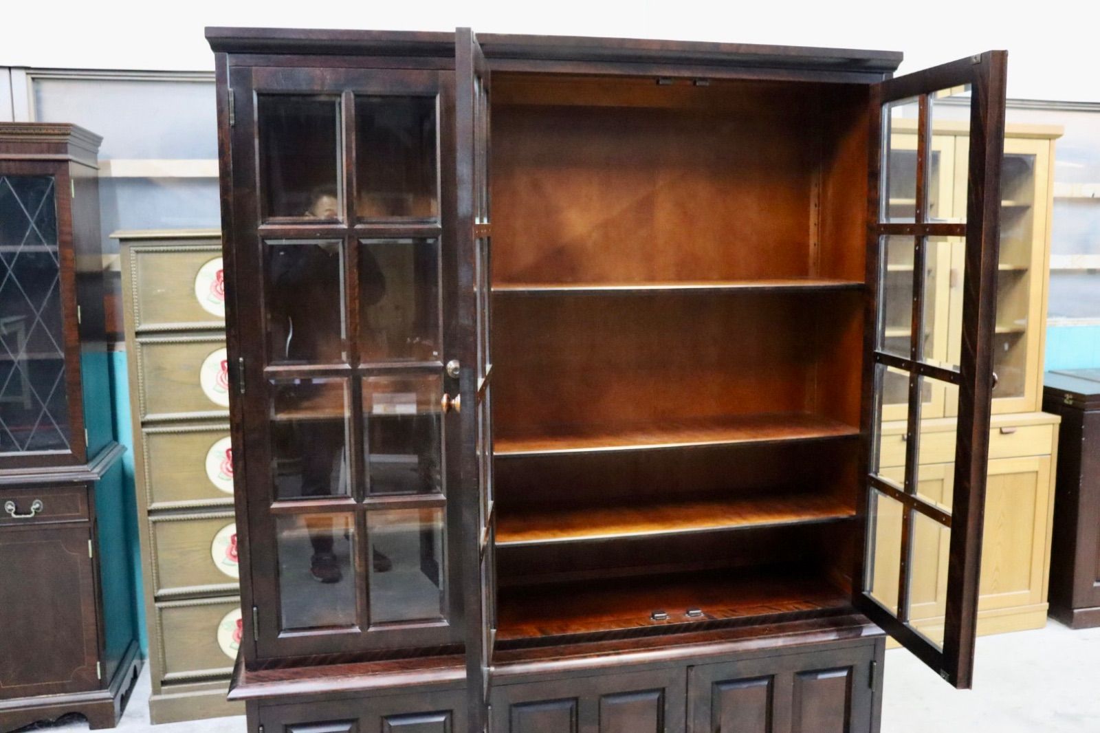 旧家より　北海道民芸家具　キャビネット　飾り棚　本棚　【たのメル便♪】 旧家より 北海道民芸家具 キャビネット 飾り棚 本棚 【たのメル便