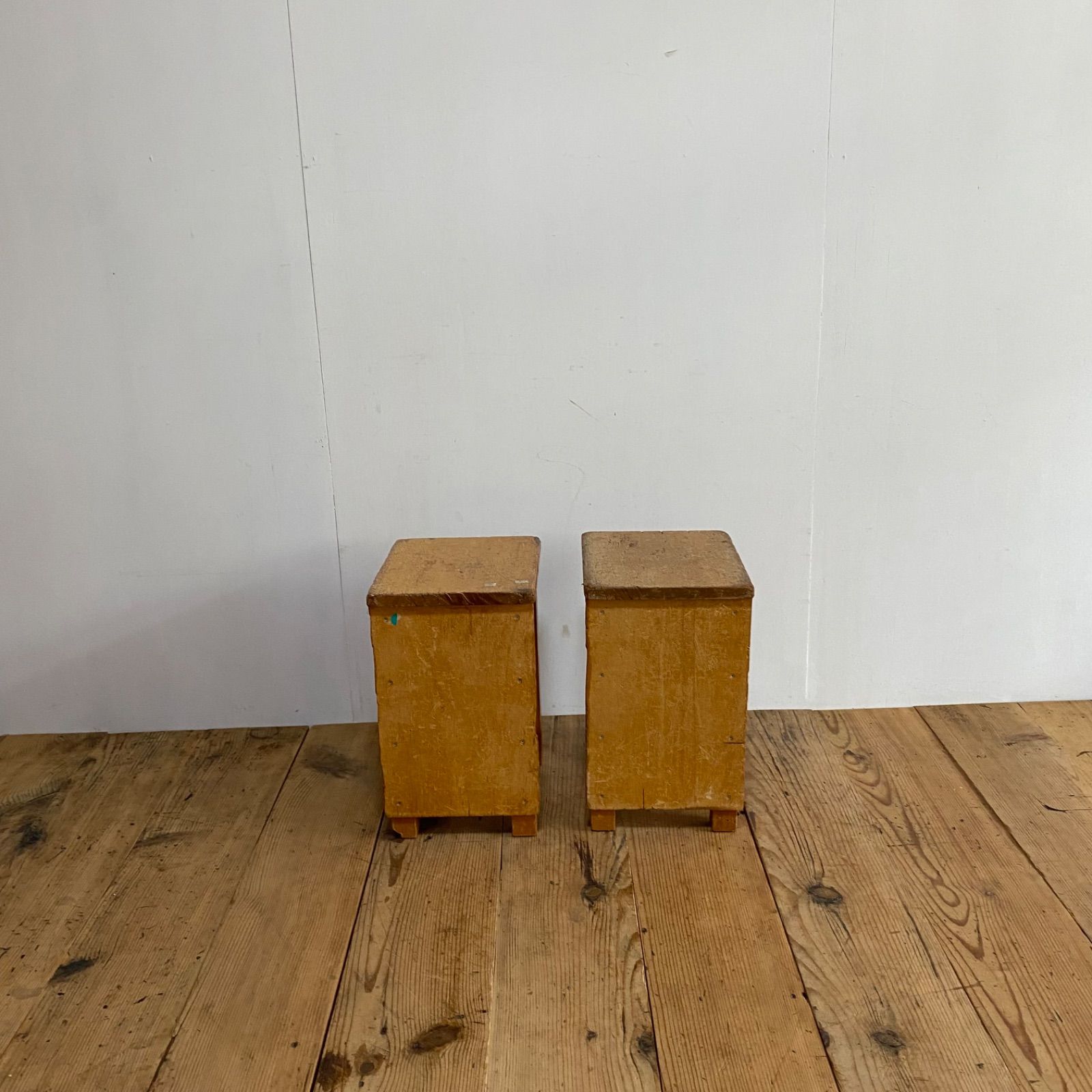 2脚セット アンティーク 角 スツール 椅子 植物台 昭和レトロ y77