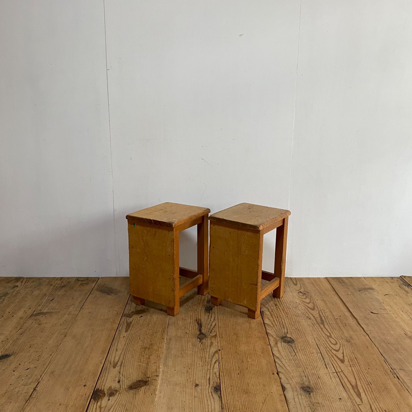 2脚セット アンティーク 角 スツール 椅子 植物台 昭和レトロ y40