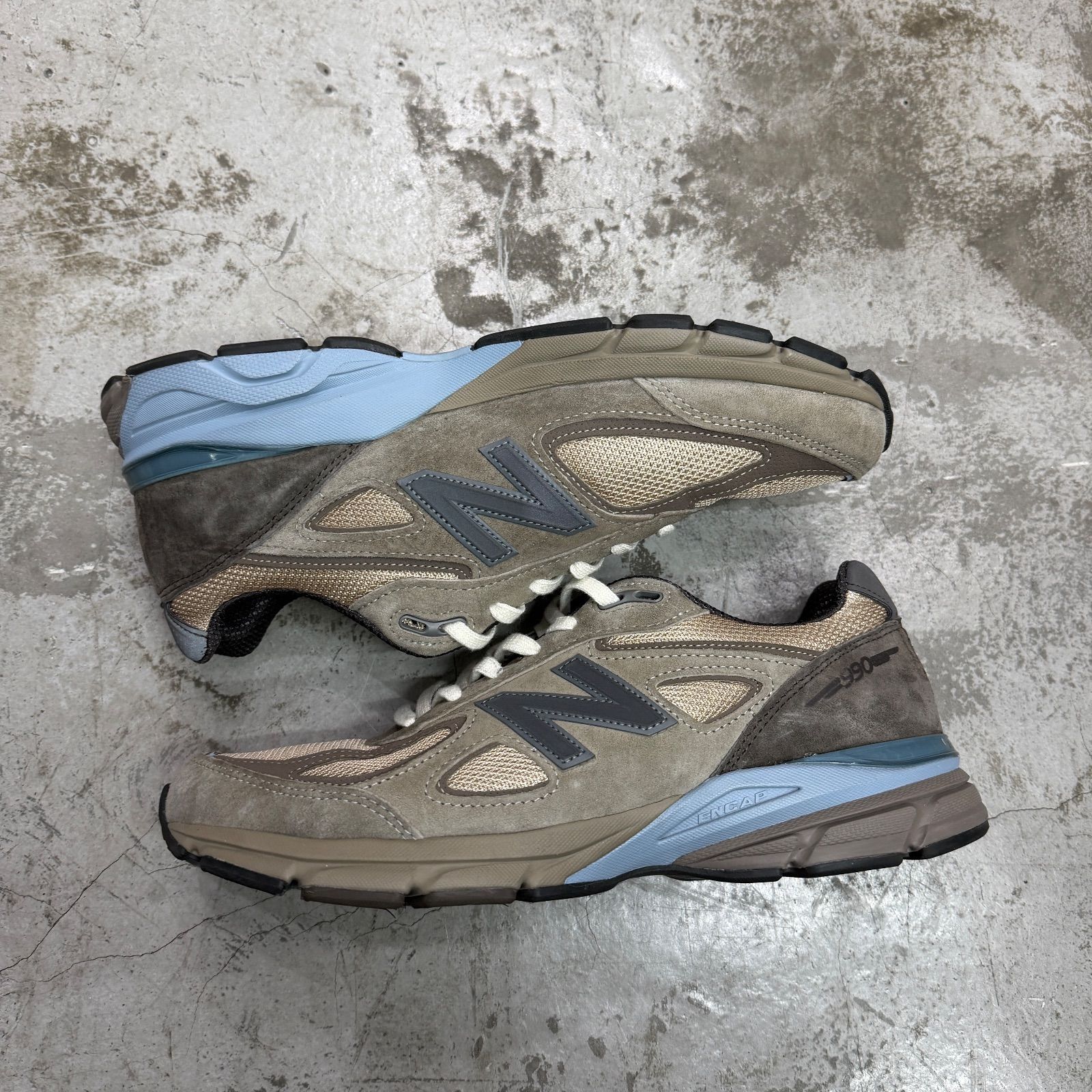 AURALEE New Balance 990V4 Taupe 990V4 コラボ スニーカー トープ 