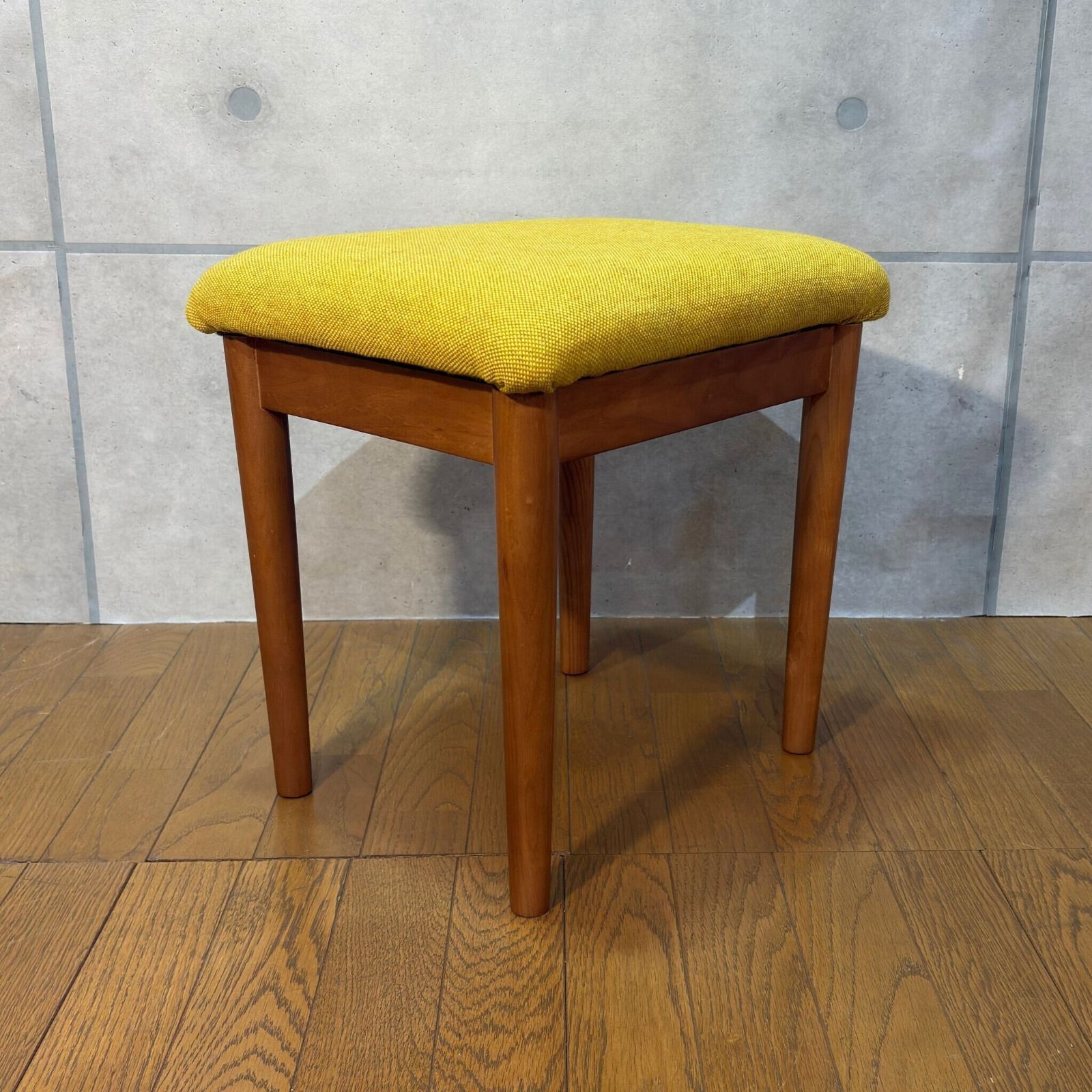 2脚セット アンティーク 角 スツール 椅子 植物台 昭和レトロ y72