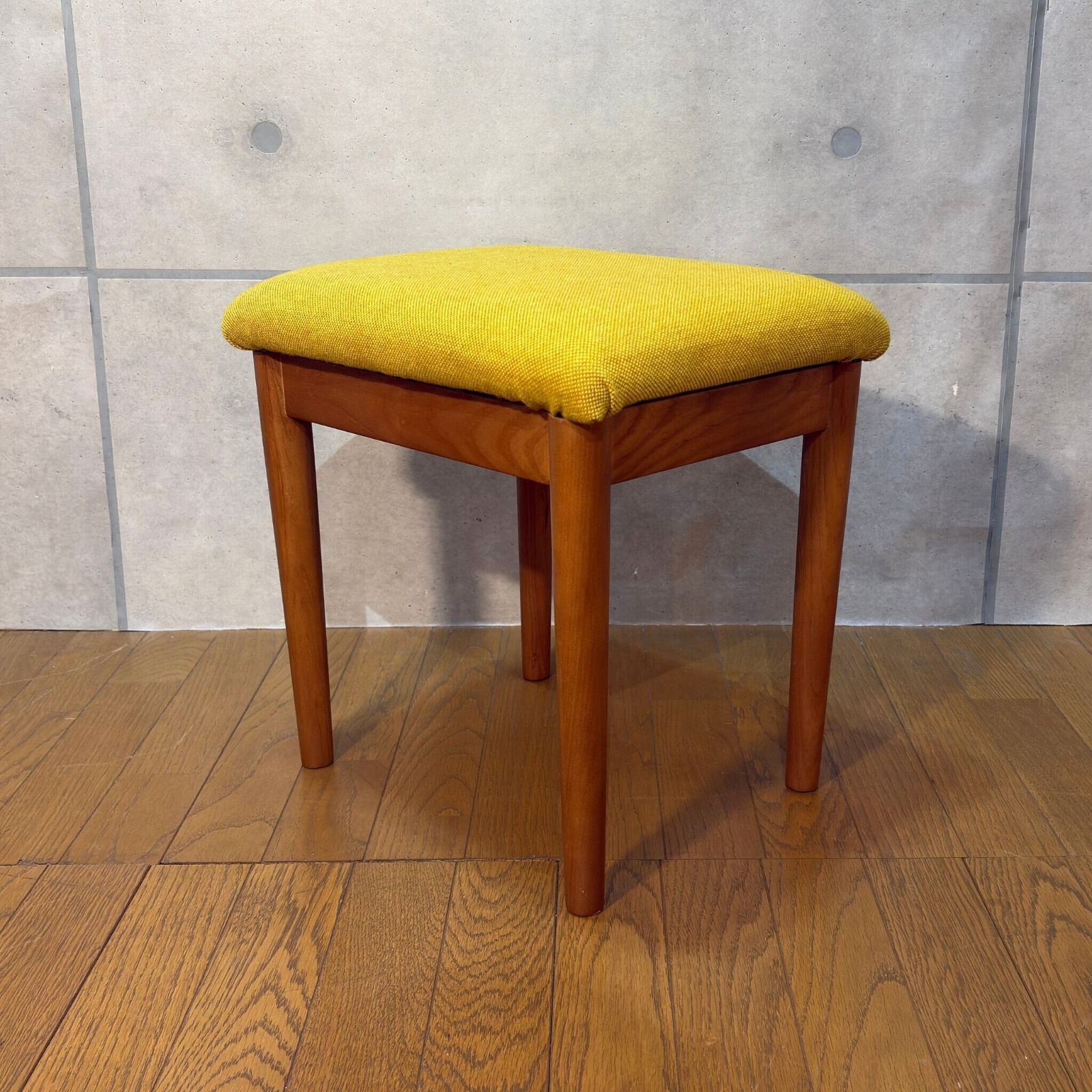 カリモク家具 KNS エレファントプーフタスク スツール ナチュラル