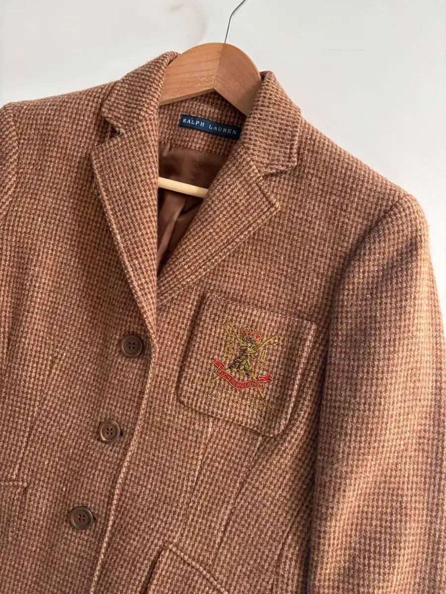 レッドベージュ