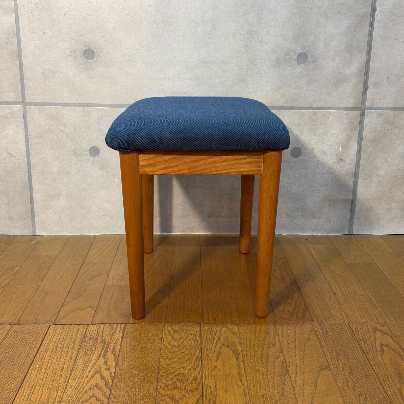 USED】北欧ヴィンテージスタイル スツール ネイビーブルー 布張り