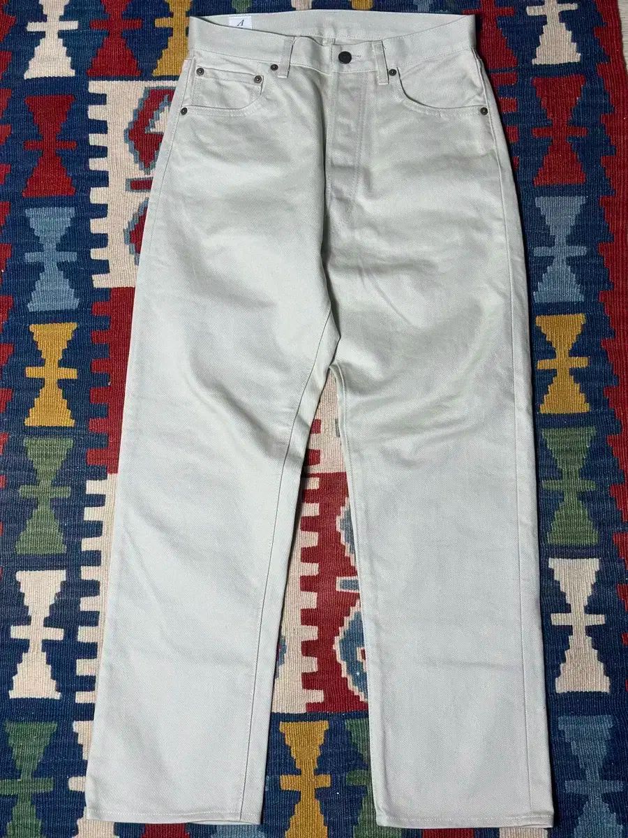 ホワイトデニム