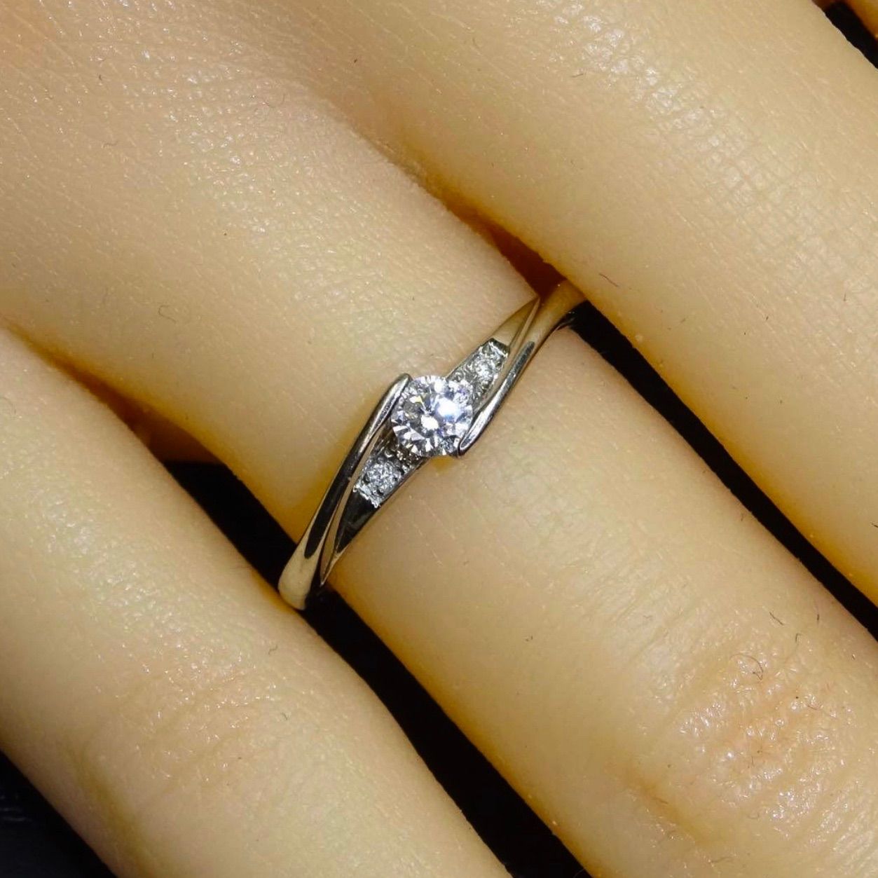 プラチナ pt900 天然ダイヤモンド0.20ct デザイン リング 指輪 約8号 
