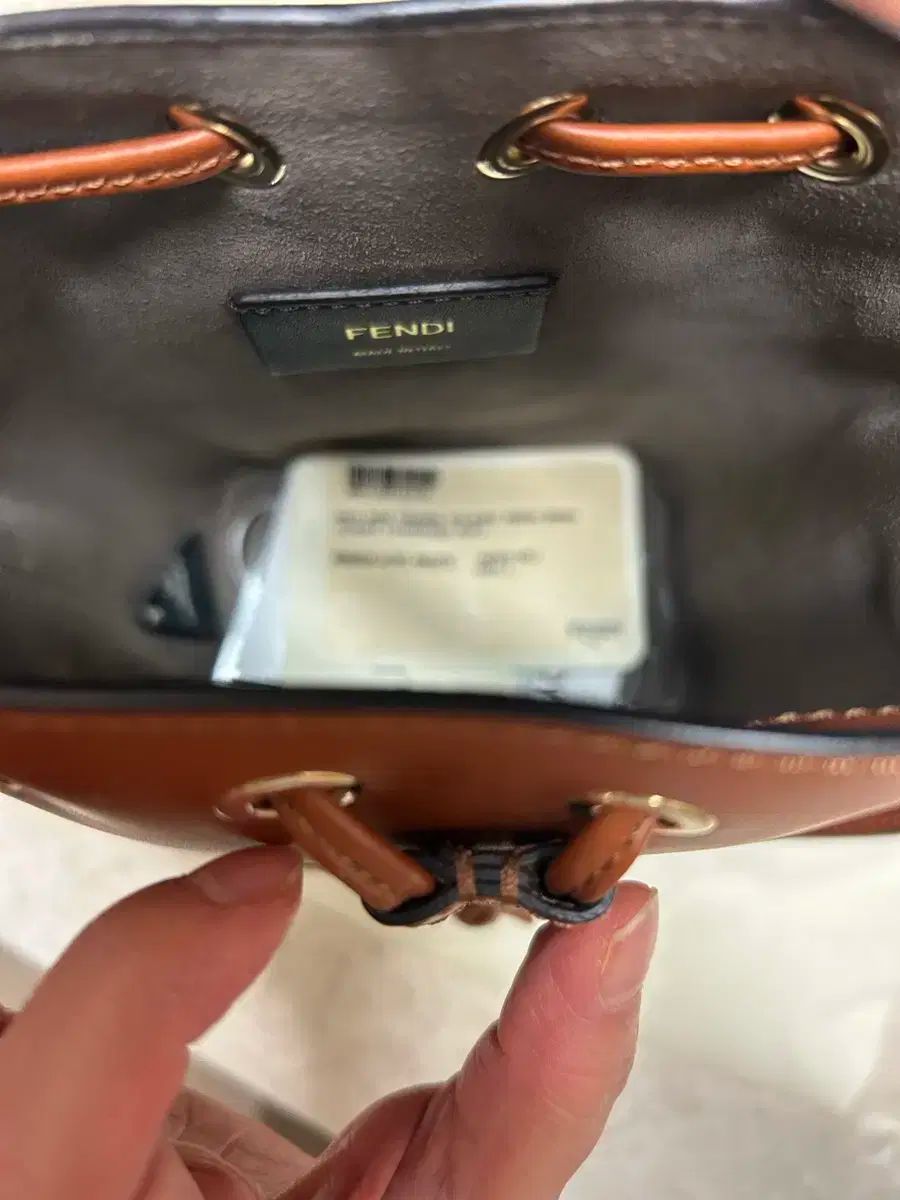 フェンディ 몬트레저 ミニ バケットバッグ